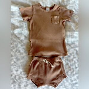 Mebie baby outfit 4T GUC - sand color